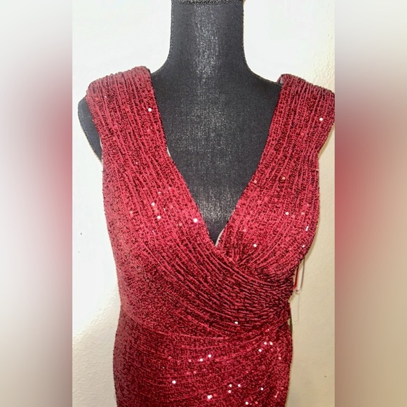 Red Cinderella Divine Size L Side slit dress - Picture 2 of 7